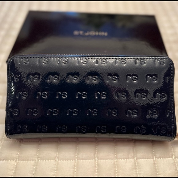 St. John Navy Blue Patent Leather Zipped Wallet 8”L x 0.75"W x 4"H like new - Picture 10 of 10